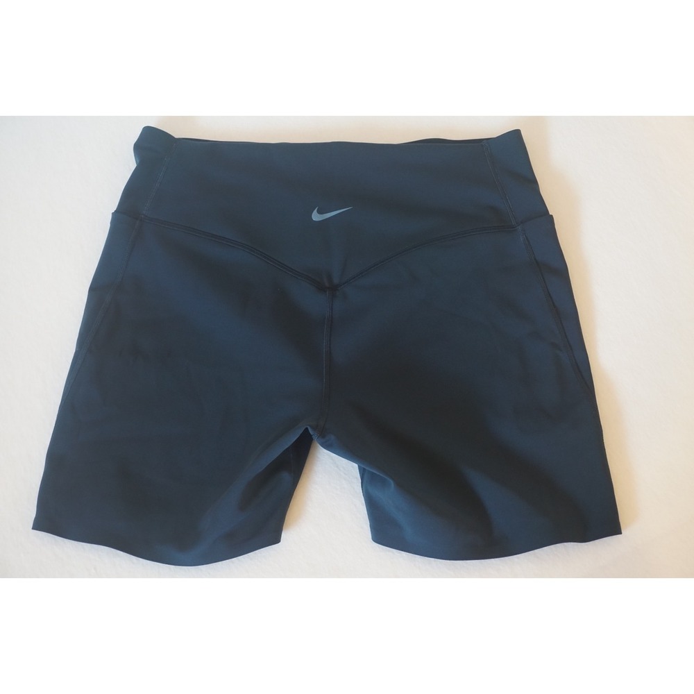 Women's Blue Nike Universa Dri-Fit Shorts, Size‎ Large, AG1.C1007